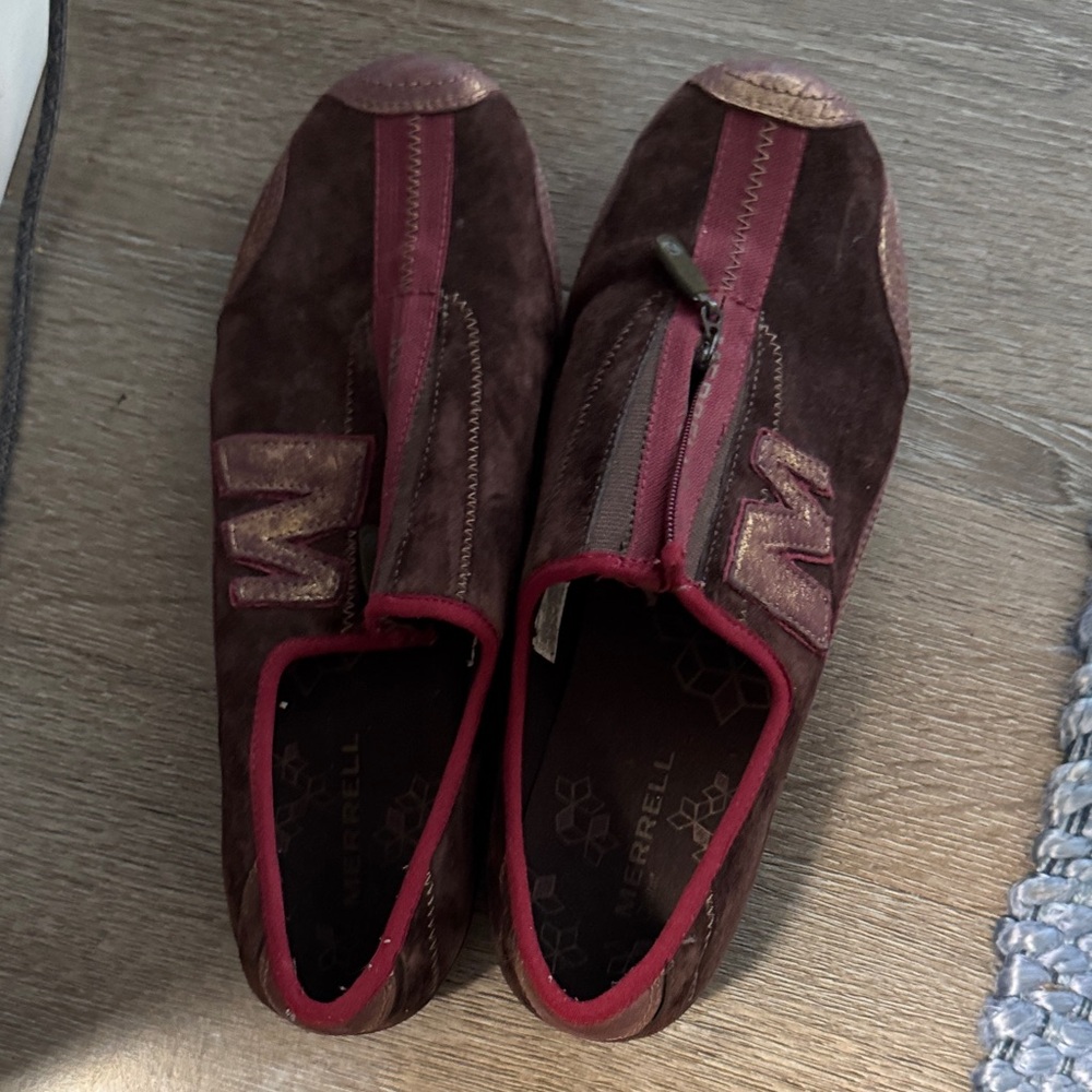 Merrell women’s Burgundy and Brown Sneakers